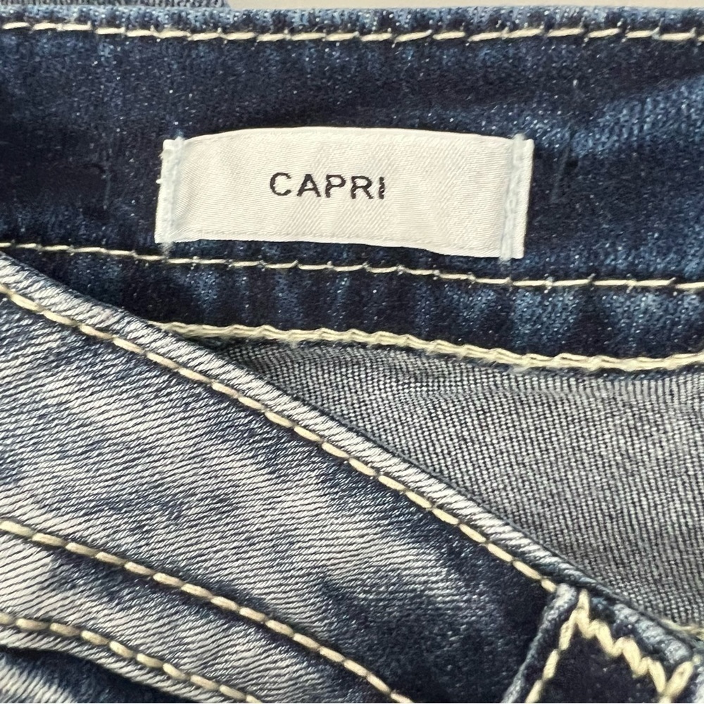 NWT VIGOSS HERITAGE FIT Women’s Blue Jean Capris Sz 4 Distressed Stretch Pockets - Picture 7 of 13